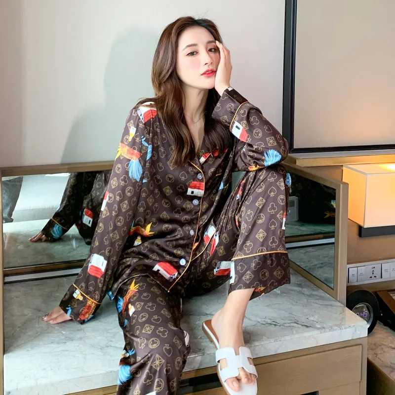 Autumn Women's pajamas set Poker Pattern Sleepwear Brown Color Long-sleeved Silk Like Nightie Luxury