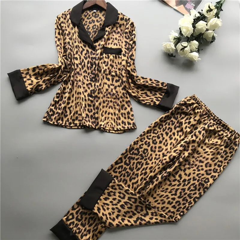 2021 Spring New Long-Sleeved Pajamas Women Ice Silk Fashion Pajamas Two-piece Leopard Print Sexy Paj