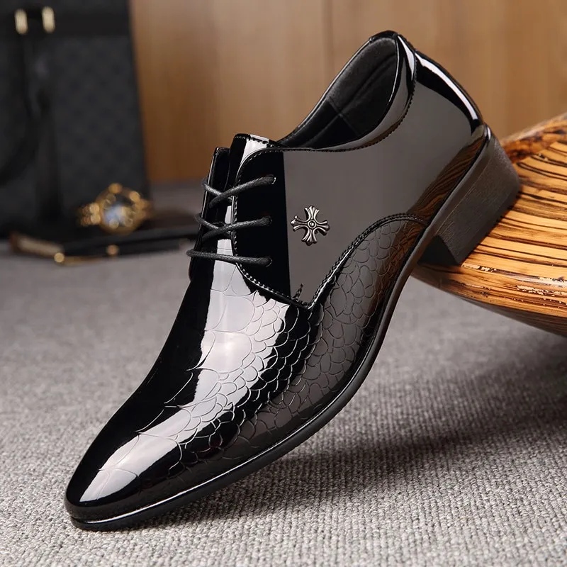 Newest italian oxford shoes for men luxury patent leather wedding shoes pointed toe dress shoes clas